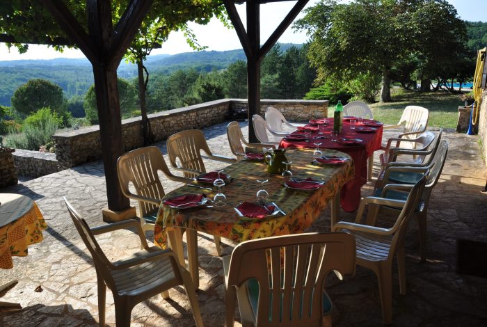 8_terrace_table